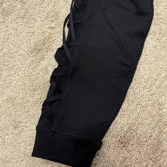 Fabletics Dynamic High-waisted Lattice Leggings 7/8 - Picture 2 of 7